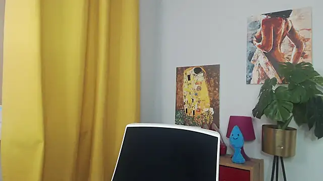 juicyNadine online show from November 5, 2025, 5:43 am