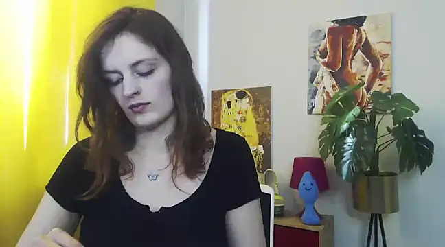 juicyNadine online show from March 10, 2025, 12:28 pm