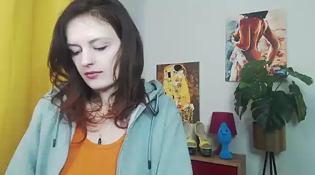 juicyNadine online show from March 6, 2025, 6:19 am