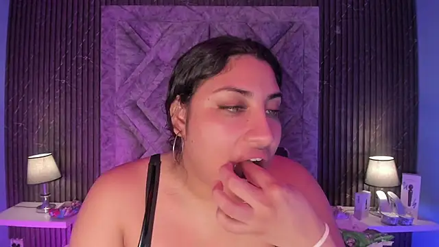 Snapshot of CANDYGABYY chatting on November 23, 2025, 4:11 am CANDYGABYY online show from November 23, 2025, 4:11 am