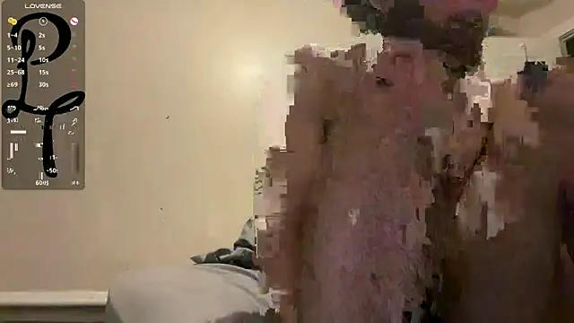 Snapshot of pantslesstraveler_plt chatting on November 3, 2025, 12:16 am pantslesstraveler plt online show from November 3, 2025, 12:16 am