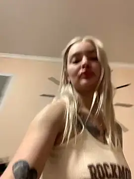 Snapshot of Sextazy chatting on March 15, 2025, 3:06 pm Sextazy online show from March 15, 2025, 3:06 pm