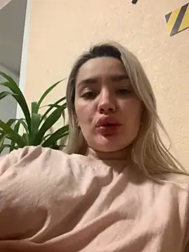 Snapshot of Sextazy chatting on February 20, 2025, 8:03 pm Sextazy online show from February 20, 2025, 8:03 pm