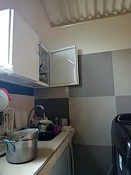 Snapshot of allison-dreams chatting on March 21, 2025, 2:18 pm allison-dreams online show from March 21, 2025, 2:18 pm