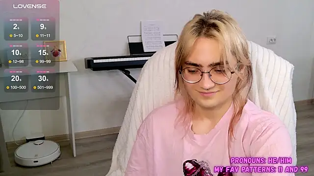 CuteYukiKun online show from November 2, 2025, 6:57 pm