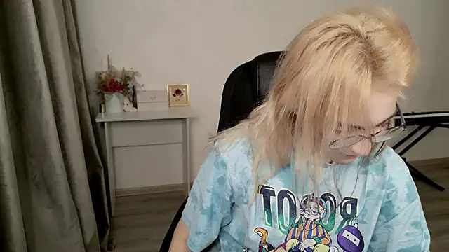 Snapshot of CuteYukiKun chatting on June 8, 2026, 7:36 pm CuteYukiKun online show from June 8, 2026, 7:36 pm