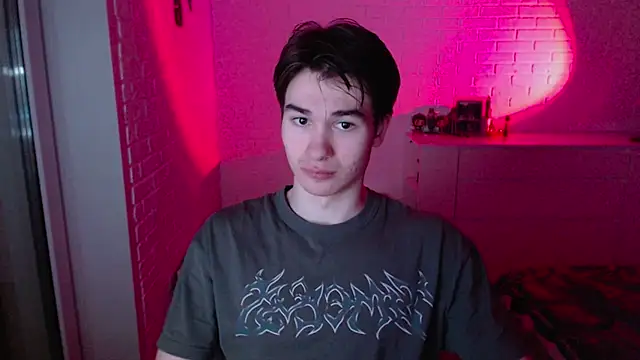 Snapshot of MarkusDean chatting on December 18, 2025, 12:42 pm MarkusDean online show from December 18, 2025, 12:42 pm