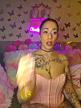 Snapshot of Chachou000 chatting on February 19, 2026, 8:06 pm Chachou000 online show from February 19, 2026, 8:06 pm