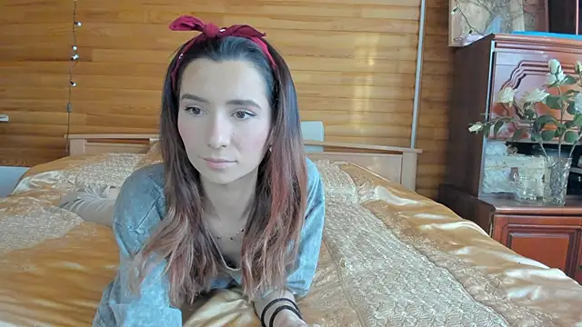 Snapshot of crystalnut chatting on February 1, 2025, 4:14 am crystalnut online show from February 1, 2025, 4:14 am