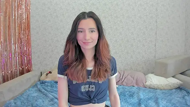 Snapshot of crystalnut chatting on February 4, 2025, 4:15 am crystalnut online show from February 4, 2025, 4:15 am