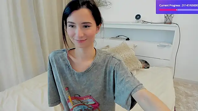 Snapshot of crystalnut chatting on October 2, 2025, 2:37 am crystalnut online show from October 2, 2025, 2:37 am