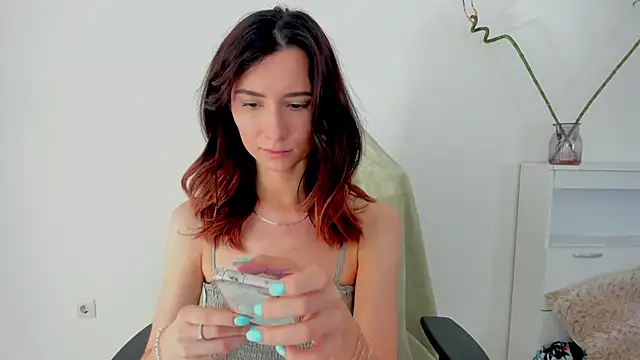 Snapshot of crystalnut chatting on September 10, 2025, 3:05 am crystalnut online show from September 10, 2025, 3:05 am