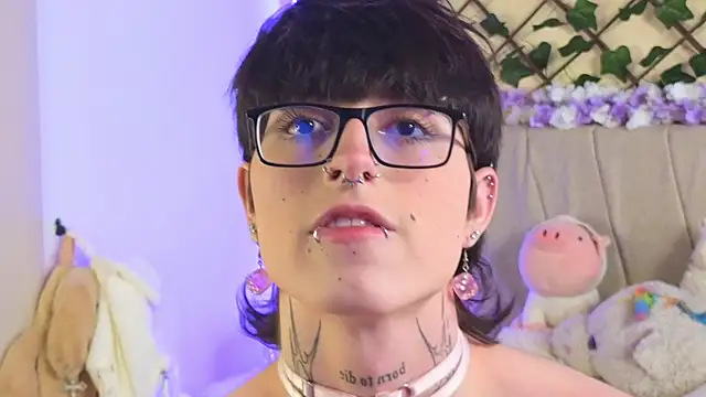 Baby Xian online show from February 5, 2025, 1:37 am