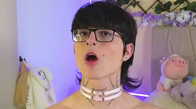 Baby Xian online show from February 16, 2025, 1:03 am