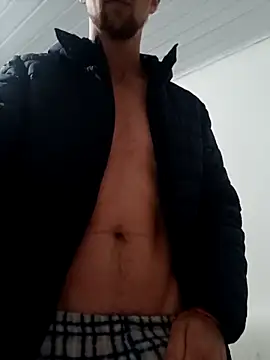 Snapshot of Kaue007 chatting on October 27, 2025, 2:18 pm Kaue007 online show from October 27, 2025, 2:18 pm