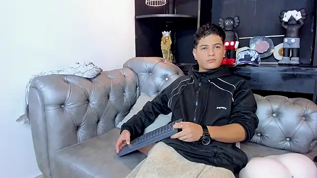 Snapshot of Levy_Steve chatting on March 19, 2025, 4:47 am Levy Steve online show from March 19, 2025, 4:47 am