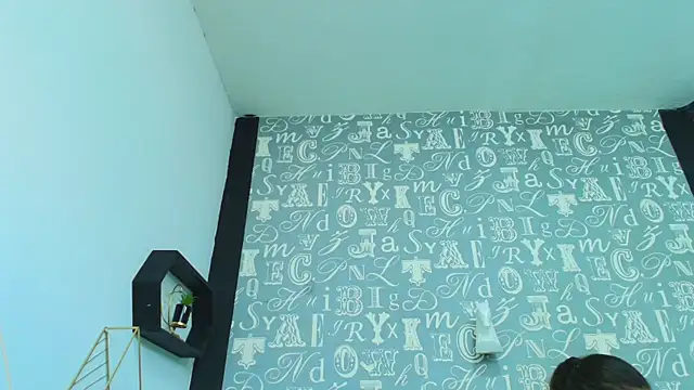 Lindsey8 online show from October 24, 2025, 1:10 pm