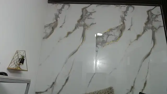 Lindsey8 online show from April 4, 2026, 1:28 pm