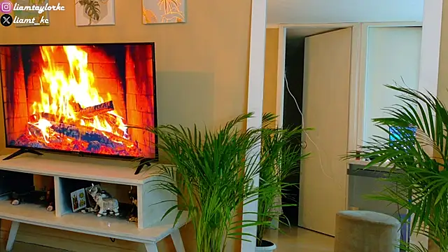 Liam Taylor online show from September 30, 2025, 3:56 am