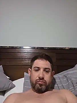 Snapshot of caliguy37 chatting on June 27, 2026, 5:02 am caliguy37 online show from June 27, 2026, 5:02 am