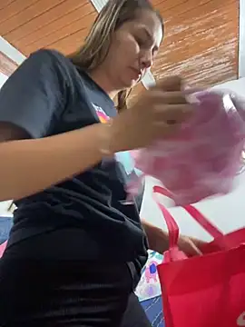 Iris love18 online show from September 26, 2025, 2:57 pm