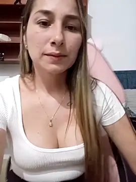 Iris love18 online show from November 23, 2025, 2:10 am