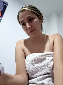 Iris love18 online show from February 28, 2026, 3:17 am