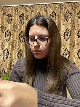 Snapshot of NadiraNoor chatting on February 25, 2025, 8:53 pm NadiraNoor online show from February 25, 2025, 8:53 pm