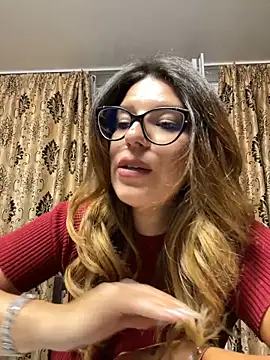 Snapshot of NadiraNoor chatting on September 9, 2025, 7:01 pm NadiraNoor online show from September 9, 2025, 7:01 pm