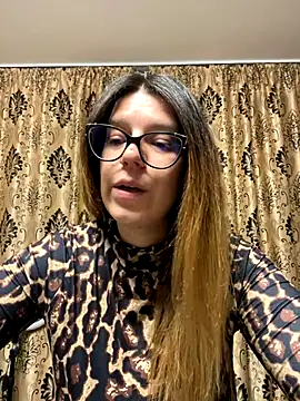 Snapshot of NadiraNoor chatting on September 21, 2025, 9:53 pm NadiraNoor online show from September 21, 2025, 9:53 pm