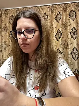 Snapshot of NadiraNoor chatting on March 5, 2025, 5:50 pm NadiraNoor online show from March 5, 2025, 5:50 pm