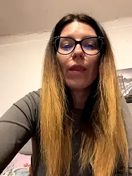 Snapshot of NadiraNoor chatting on October 11, 2025, 10:33 pm NadiraNoor online show from October 11, 2025, 10:33 pm
