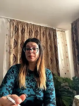 NadiraNoor online show from January 18, 2026, 12:30 pm