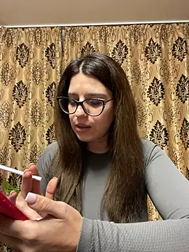 Snapshot of NadiraNoor chatting on February 22, 2025, 10:52 pm NadiraNoor online show from February 22, 2025, 10:52 pm