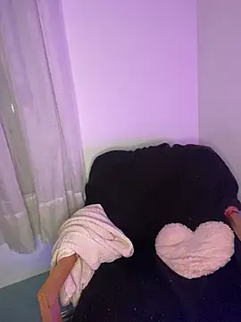 Snapshot of milkyhonybaby chatting on January 10, 2025, 8:48 pm milkyhonybaby online show from January 10, 2025, 8:48 pm