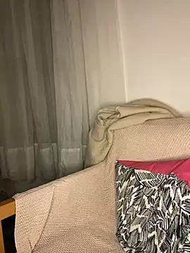 Snapshot of milkyhonybaby chatting on March 18, 2025, 6:28 pm milkyhonybaby online show from March 18, 2025, 6:28 pm