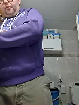 Javier bear online show from November 26, 2025, 9:37 pm