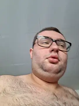 Javier bear online show from October 21, 2025, 8:14 am