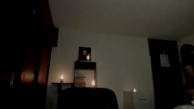 Snapshot of Lucyerobbie chatting on April 25, 2026, 2:47 am Lucyerobbie online show from April 25, 2026, 2:47 am