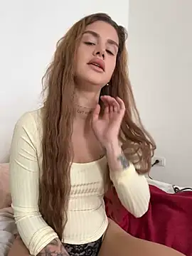 EmiliaCatalina online show from March 22, 2026, 6:20 pm