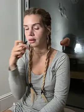 EmiliaCatalina online show from November 15, 2025, 10:36 pm