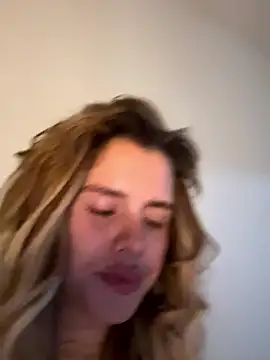 EmiliaCatalina online show from January 14, 2026, 12:03 am