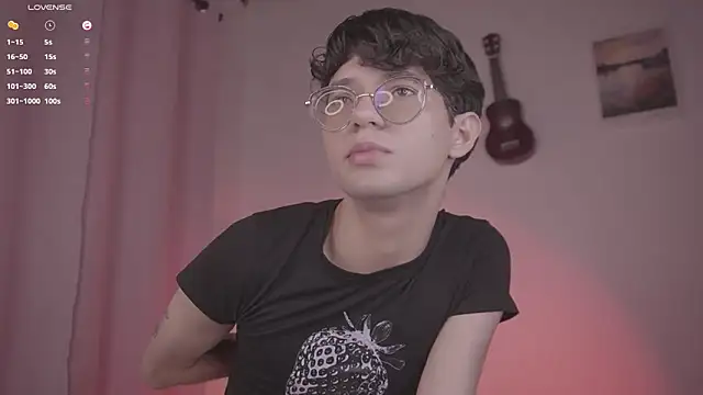 Snapshot of simonbane01 chatting on February 3, 2026, 2:44 pm simonbane01 online show from February 3, 2026, 2:44 pm