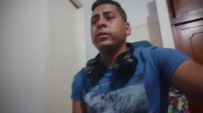 Snapshot of ElferXXX chatting on March 4, 2025, 3:44 am ElferXXX online show from March 4, 2025, 3:44 am