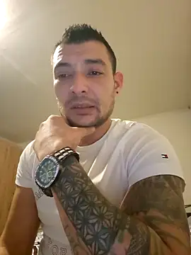 Zoltanioan26 online show from December 17, 2025, 3:06 pm