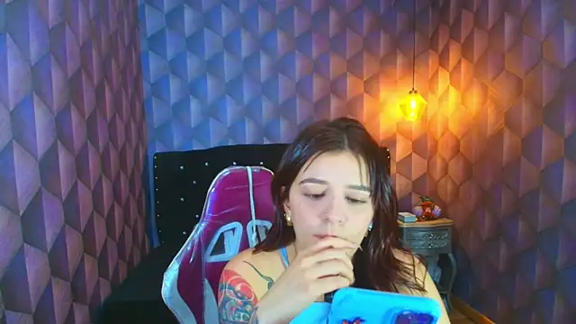 LiaHarryis online show from March 10, 2026, 6:56 pm