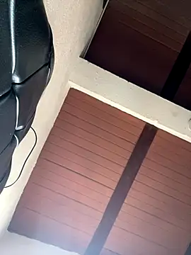 NICOLSKINNY1 online show from October 22, 2025, 3:44 pm