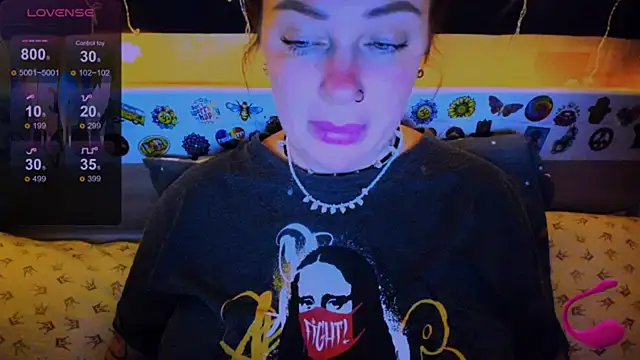 Snapshot of EllieOz chatting on February 23, 2025, 9:48 pm EllieOz online show from February 23, 2025, 9:48 pm