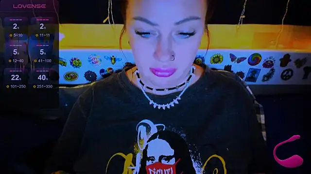 Snapshot of EllieOz chatting on March 13, 2025, 8:11 pm EllieOz online show from March 13, 2025, 8:11 pm