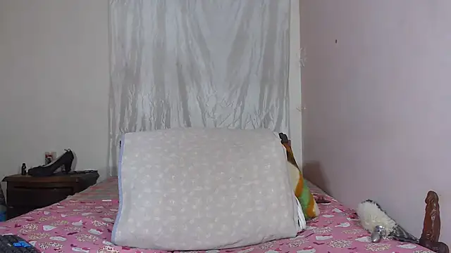 Snapshot of hazisabel chatting on July 19, 2026, 4:43 am hazisabel online show from July 19, 2026, 4:43 am